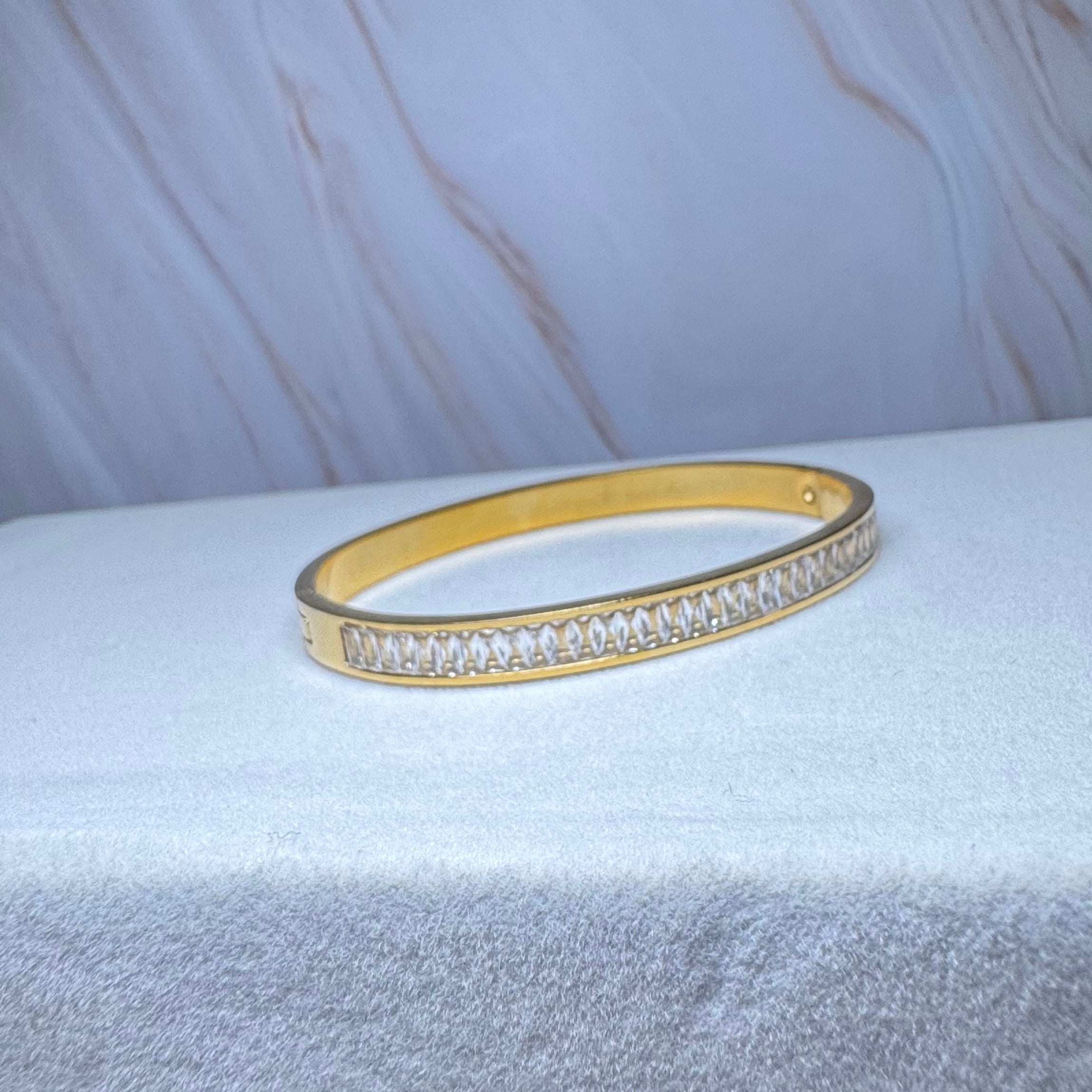 Marea bangle