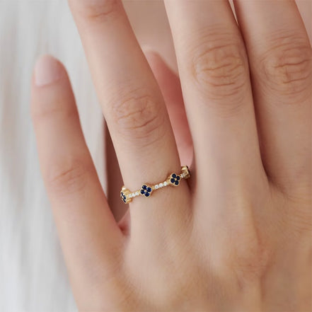 Clover Ring